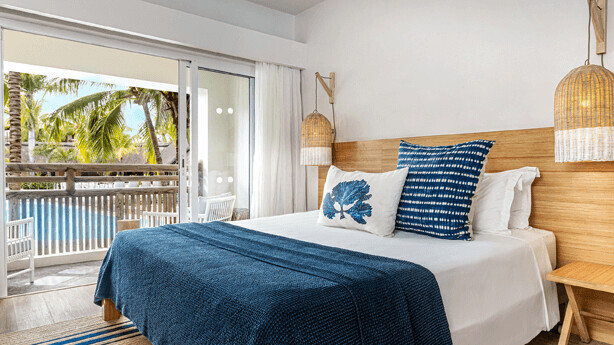 Couple Poolside Room 